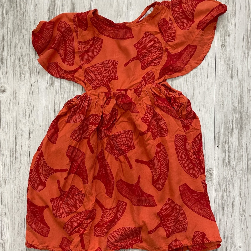 Girls Manaola dress size Large